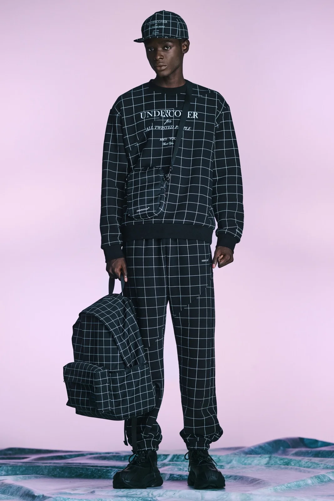 UNDERCOVER 제품