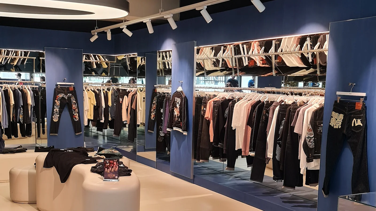 EVISU OMOTESANDO 매장