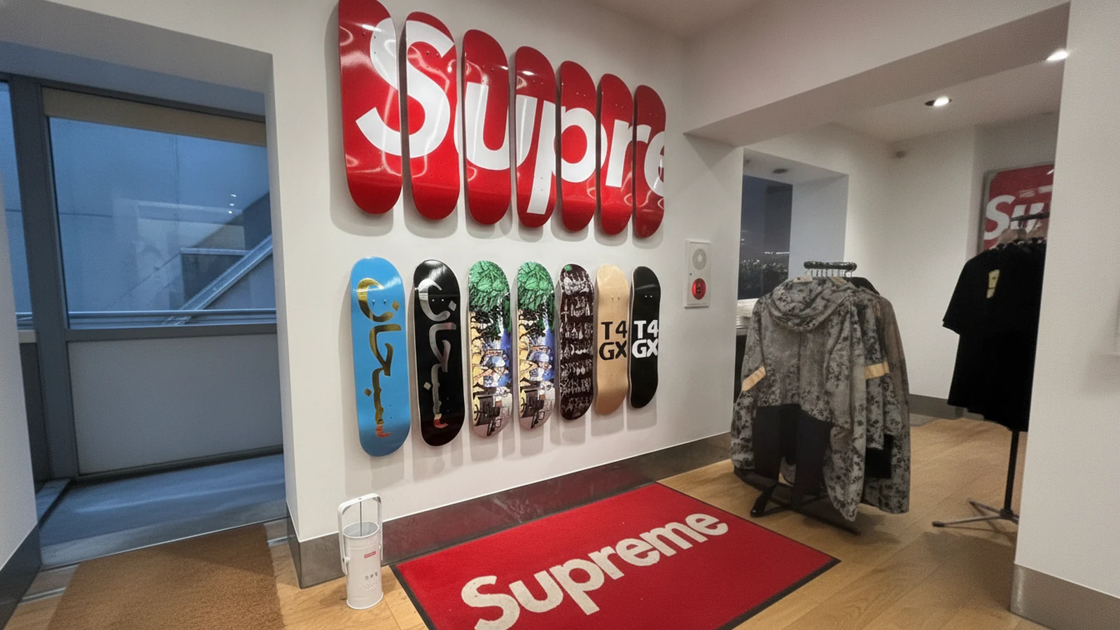 Supreme Harajuku 매장